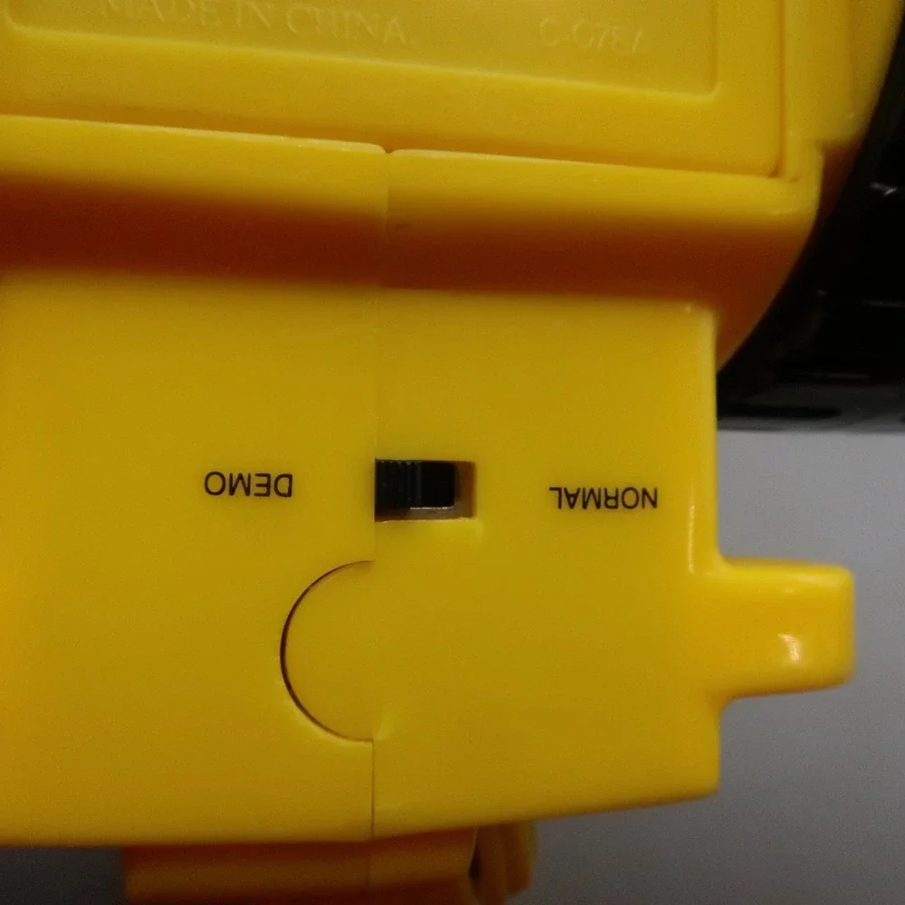 Vintage Hasbro Bob the Builder Electronic Talking‎ Scoop Yellow Backhoe Loader
